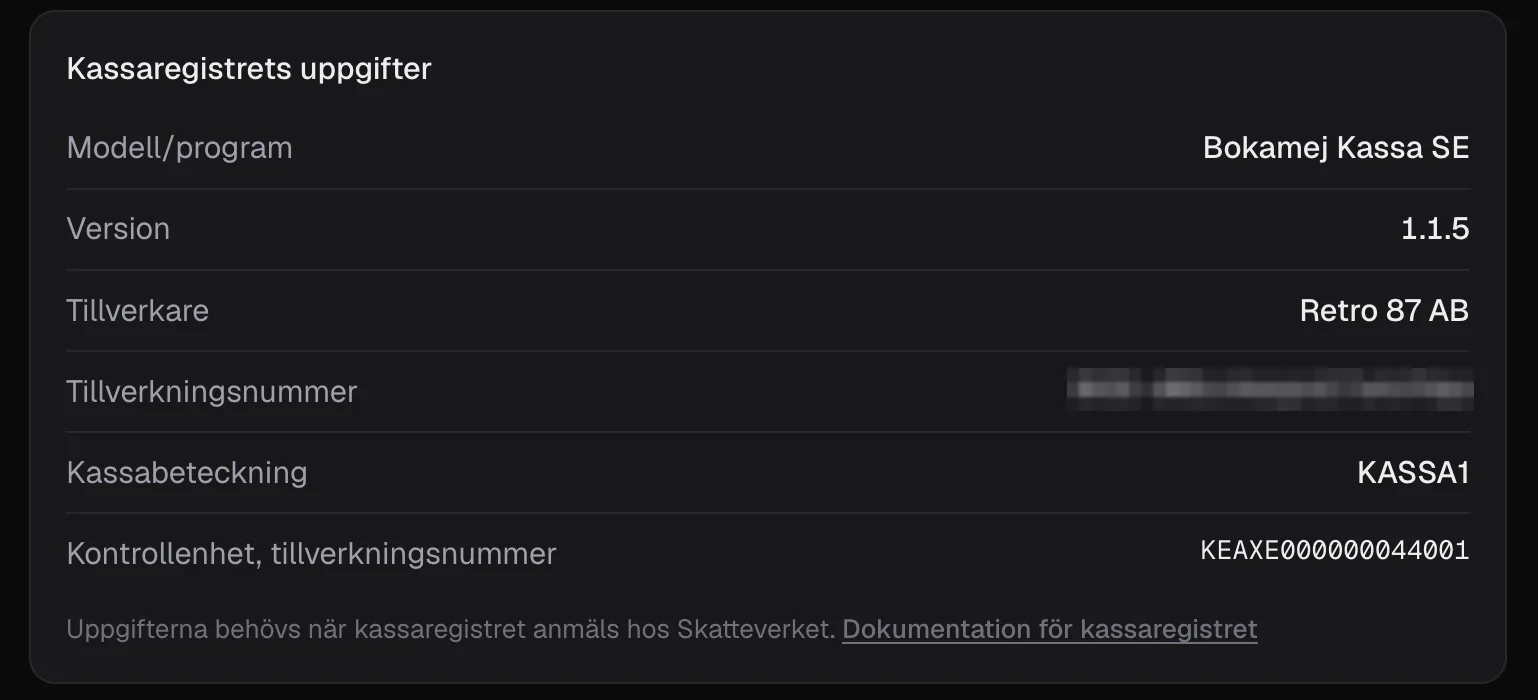 Kortet Kassaregistrets uppgifter i Bokamej med raderna Tillverkningsnummer och Kontrollenhet, tillverkningsnummer.